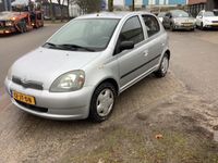 Occasion Toyota Yaris Sol 86 PK (63 kW) 2002 Grijs Hatchback
