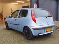 tweedehands Fiat Punto 1.2 Sound | NAP / AIRCO / BLUETOOTH / RESERVEBAND / EXTRA SET / DISTRIBUTIE VERVANGEN / 2 SLEUTELS / NWE APK + BEURT !