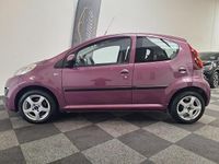 Occasion Peugeot 107 Envy 68 PK (50 kW) 2013 Paars (metallic) Hatchback