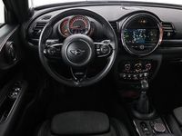 tweedehands Mini Cooper Clubman 1.5 Chili Serious | Panoramadak | Harman Kardon | Voorruitverwarming | Park Assist | Keyless | Half leder | Navigatie