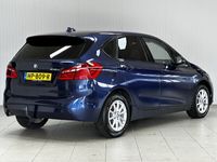 tweedehands BMW 218 2-SERIE Active Tourer d Corporate Lease Essential /AUTOMAAT! /Trekhaak! /DAB+! /Navi! /Climat /Cruise /Elek. pakket /Bluetooth /Isofix /Armsteun /PDC /LED Dagrijverl. /Multi. LEDER Stuur.