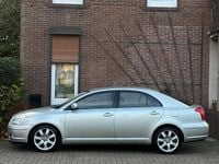 Occasion Toyota Avensis Sol 147 PK (108 kW) 2004 Grijs Hatchback