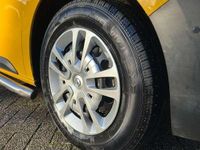 Occasion Opel Vivaro 122 PK (89 kW) 2021 Geel MPV