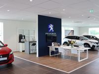 Occasion Peugeot e-2008 Allure 100 kW (136 PK) 2022 Wit SUV