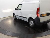 Occasion Opel Combo 97 PK (71 kW) 2012 Wit MPV