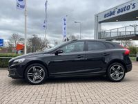 tweedehands Volvo V40 CC 2.0 D4 Automaat 190 pk Momentum Euro 6 Navigatie 18 Inch Velgen Parkeersensoren Getint Glas Cruise Control