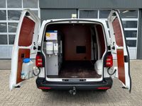 tweedehands VW Transporter 2.0 TDI L2H1 102pk Kastinrichting 2200kg Trekgewicht Cruise controle Parkeerhulp achter Lang Bpm vrij 1e eigenaar Dealer onderhouden !! Euro 6