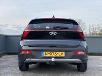 tweedehands Hyundai Bayon 1.0 T-GDI Comfort Smart || Navi af fabriek | Camera | Mild-Hybride systeem | Trekhaak | Hoge instap ||