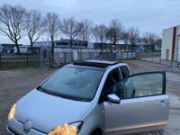 tweedehands VW up! high bleumotion met panorama dak.