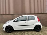 tweedehands Peugeot 107 1.0-12V Sublime 5drs. AIRCO APK NAP