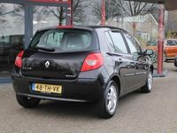 tweedehands Renault Clio 1.4-16V Dynamique Luxe