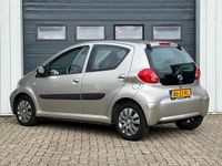 Occasion Toyota Aygo 68 PK (50 kW) 2008 Beige (metallic) Hatchback