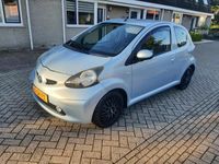 Occasion Toyota Aygo 68 PK (50 kW) 2006 Blauw Hatchback