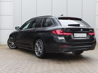 tweedehands BMW 530 5-SERIE Touring i xDrive High Executive M Sport Automaat / Panoramadak / Trekhaak / Laserlight / Active Steering / Parking Assistant Plus / Adaptief onderstel / Driving Assistant Professional