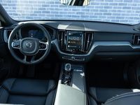 tweedehands Volvo XC60 Recharge T8 AWD Plus Dark | Long Range Accu | Google | Schuif-/Kanteldak | Adaptieve Cruise Control | BLIS | Stoel-/Stuurverwarming | Keyless | Memory | Harman Kardon Audio | Elek. Achterklep | 21" LM