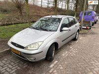 Occasion Ford Focus Futura 101 PK (74 kW) 2004 Grijs (metallic) Hatchback