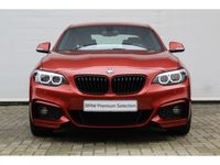 tweedehands BMW 220 2-SERIE Coupé i High Executive M Sport Automaat / Achteruitrijcamera / Sportstoelen / M Sportonderstel / Navigatie Professional / PDC voor + achter / Cruise Control