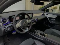 tweedehands Mercedes E250 A-KLASSE218pk AMG Aut Panoramadak Nightpakket Widescreen AmbientLight Keyless SportLeder Led Camera 18" Pdc