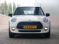 tweedehands Mini Cooper 1.5 136 PkChili Serious Business Navi