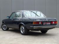 tweedehands Mercedes 240 (W123) D * FRANS KENTEKEN * RIJDEND en REMMENDE staat !!