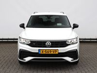 tweedehands VW Tiguan 1.4 TSI eHybrid R-Line 245pk DSG Black style | LED Matrix I Trekhaak I Camera I Head-up display