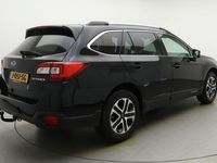 tweedehands Subaru Outback 2.5i Comfort 175 PK Automaat | 2.000 KG Trekgewicht | Rondomzicht Camera | Keyless | Trekhaak | Climate control | Stoel & Stuurverwarming