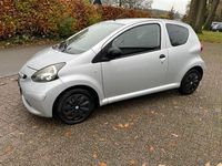 Occasion Toyota Aygo 68 PK (50 kW) 2007 Grijs (metallic) Hatchback