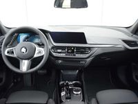 tweedehands BMW 118 118 i Sport Line Automaat / Sportstoelen / LED / L