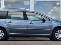 tweedehands Peugeot 307 SW 1.6i 16V 6-pers Clima Trekhaak Panorama Nieuwe