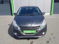 tweedehands Peugeot 208 1.0 PureTech Access in zeer goede staat en voorzien van mooie opties Airco Cruise Weinig Km en keurig onderhouden Enz!