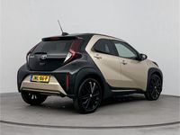Occasion Toyota Aygo X Envy 72 PK (52 kW) 2022 Ginger beige metallic / zwart dak (licht goud metallic) SUV