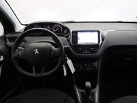 tweedehands Peugeot 208 1.2 PureTech 5 deurs Executive - Navi