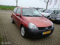 tweedehands Renault Clio 1.4-16V Privilège Luxe