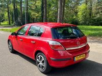 tweedehands Opel Astra 1.4 Essentia Airco HB 5 Deurs Rood Nwe apk