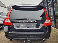 tweedehands Volvo V70 2.5FT R-Design 230PK LEER / XENON / TREKHAAK / PDC