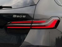 Occasion BMW 550e Comfort Edition 313 PK (230 kW) 2025 Grijs (metallic) Stationwagen