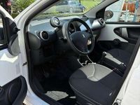 Occasion Peugeot 107 Active 68 PK (50 kW) 2012 Wit Hatchback