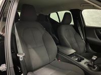 tweedehands Volvo XC40 1.5 T2 Momentum Core Navi LED 18inch Stuur-stoel-v
