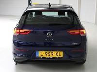 tweedehands VW Golf VIII 1.0 eTSI DSG Life Navigatie | Parkeersensoren voor en achter | Cruise Control