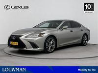 Occasion Lexus ES300H Sport Line 218 PK (160 kW) 2018 Sonic titanium (grijs metallic) Sedan