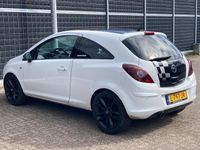 tweedehands Opel Corsa 1.4-16V met nieuwe APK !