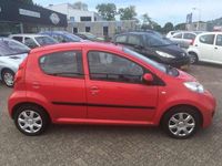 tweedehands Peugeot 107 1.0-12V Sublime(st-bekr,airco,5drs,bj09,2499,-)