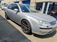 tweedehands Ford Mondeo 1.8-16V Platinum motor defect!