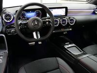 tweedehands Mercedes A180 AMG Line Model 2023 | Panoramadak