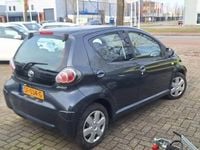 Occasion Toyota Aygo 68 PK (50 kW) 2010 Grijs (metallic) Hatchback