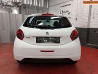 tweedehands Peugeot 208 1.2i PureTech Active * Gps * Cruise* Bth* 212 X 48