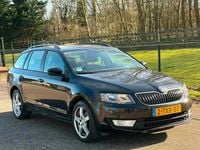 Occasion Skoda Octavia Ambition 105 PK (77 kW) 2014 Zwart Hatchback