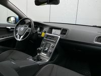tweedehands Volvo V60 1.6 T3 Momentum Navigatie / Trekhaak / Parkeersens