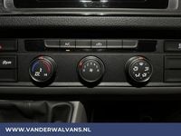 tweedehands VW Crafter 35 2.0 TDI 140pk L3H2 L2H1 Euro6 Airco | Trekhaak | Apple Carplay Android Auto, Bijrijdersbank