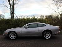 Occasion Jaguar XKR 364 PK (267 kW) 2001 Grijs, metallic lak Coupé